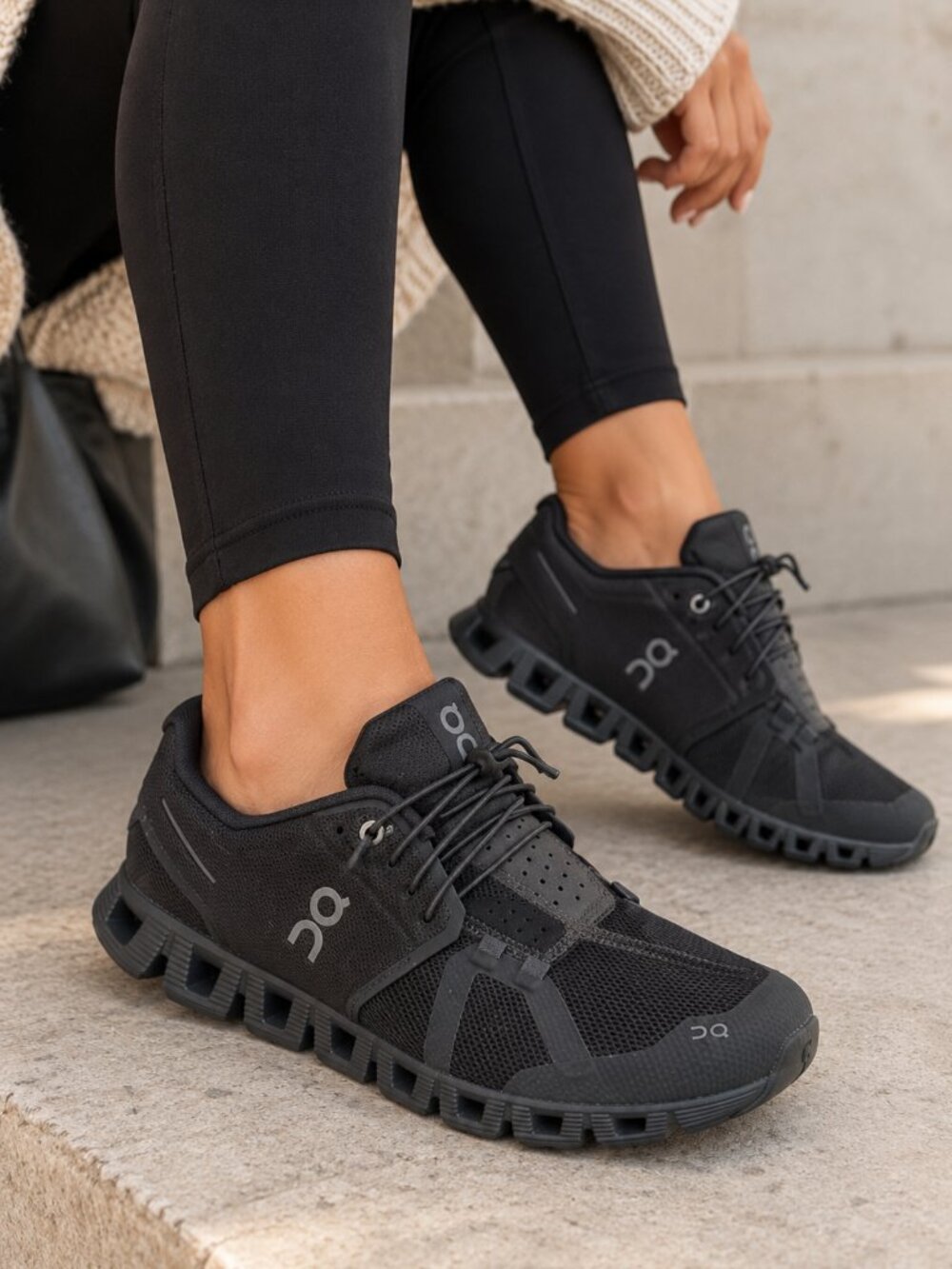 On Cloud Black Running Shoes Women’s Size 7.5 Swiss Engineering
